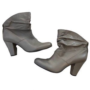 BCBGeneration Steel Grey Dash Leather Booties Ankle Boot Grey Size 8.5